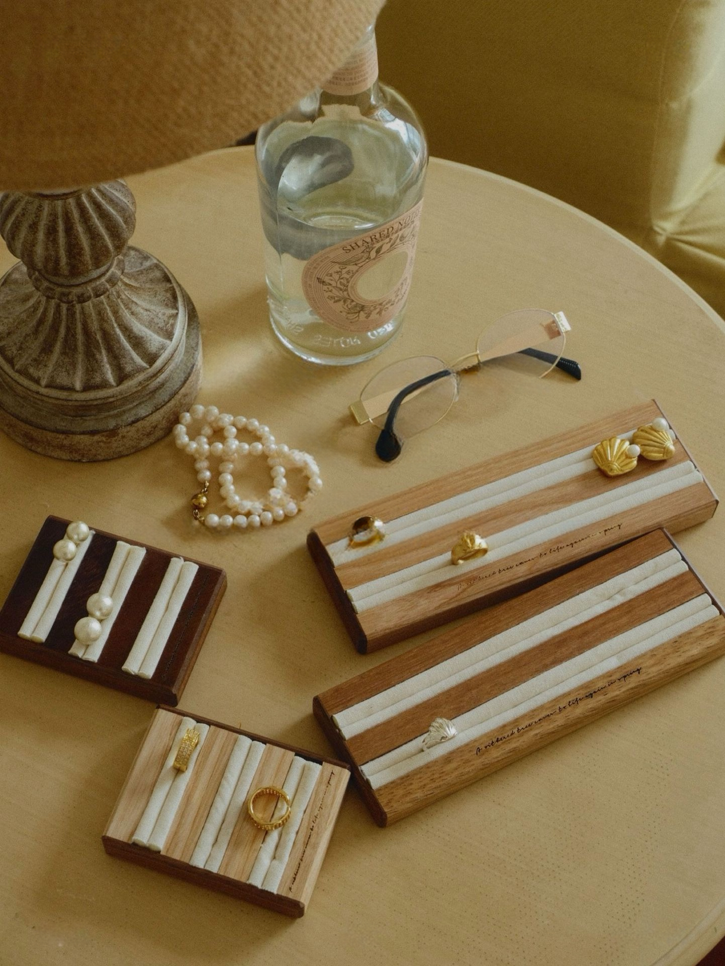 INNIHOME | Sculptural Oak and Walnut Ring & Earring Display