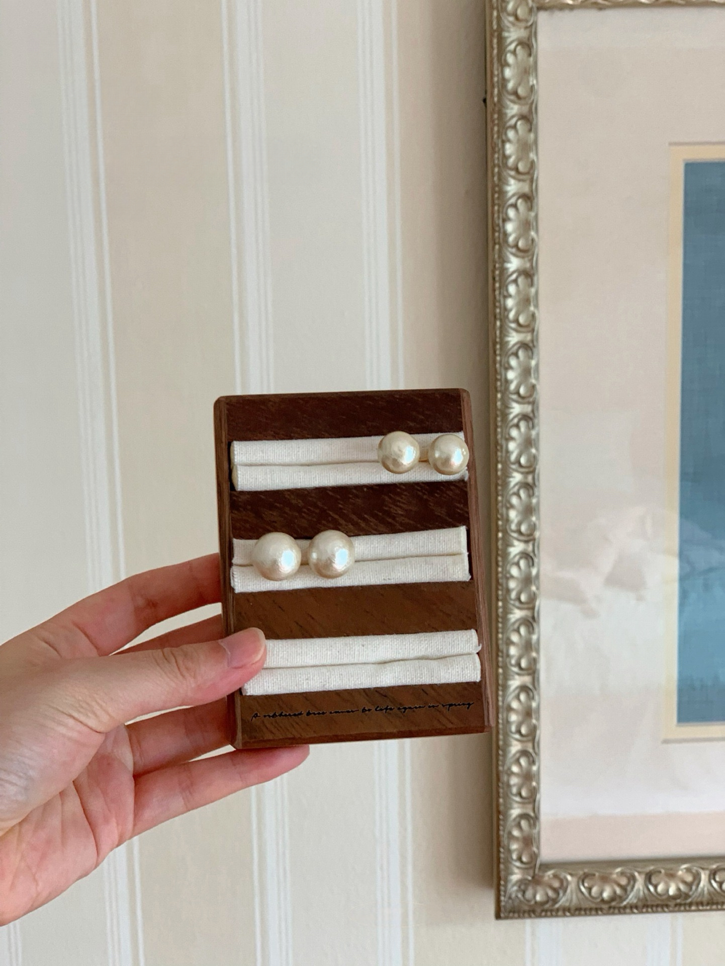 INNIHOME | Sculptural Oak and Walnut Ring & Earring Display